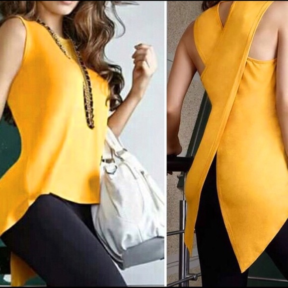 Boutique Tops - 🌼HP🌼Fashionable split shark tooth tank